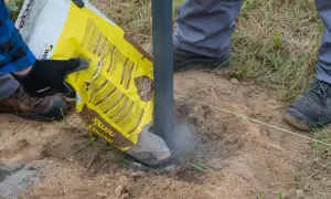 Jak mieszać beton bez betoniarki - proste metody i porady dla każdego