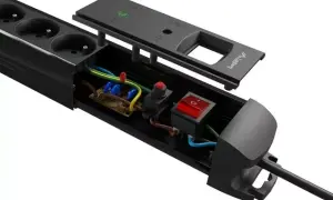 Jak wybrać najlepszą listwę antyprzepięciową i zabezpieczyć sprzęt elektroniczny