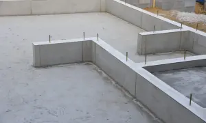 Prawidłowy fundament pod ogrodzenie Joniec - jak wykonać krok po kroku