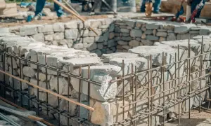 Najprostsze sposoby na wzmocnienie starych fundamentów z kamienia - poradnik