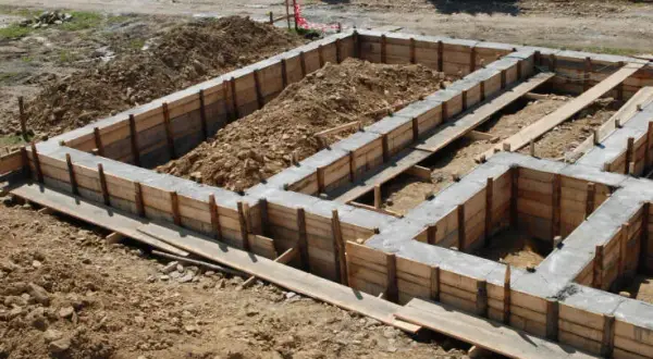 Fundamenty pod dom 70m2: poznaj rodzaje, koszty i najlepsze rozwiązania
