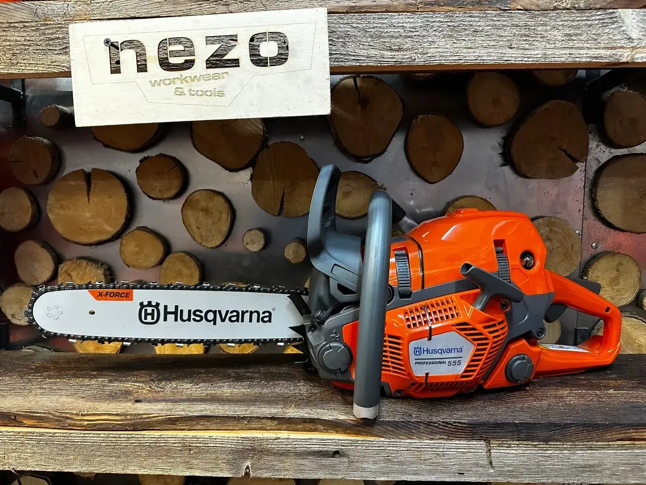 Jaki olej do pilarki Husqvarna? Wybierz najlepszy dla swojej maszyny