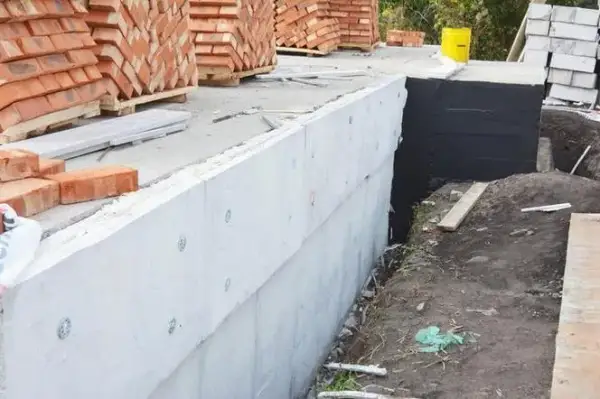 Styropian na fundamenty EPS czy XPS: co wybrać do izolacji domu?